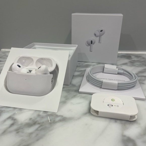 Apple AirPods Pro 2nd Generation With Receipt - Picture 1 of 6